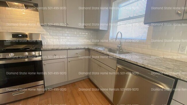 Building Photo - 27 Barbara Dr