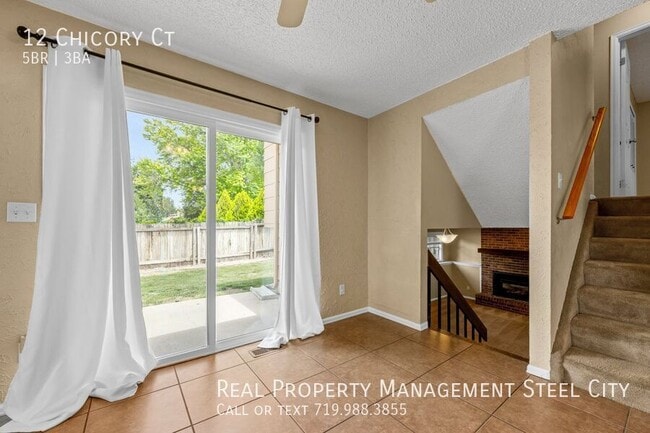 Building Photo - 12 Chicory Ct