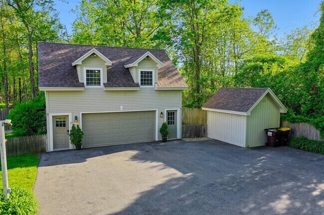 Building Photo - 1439 NY-9P