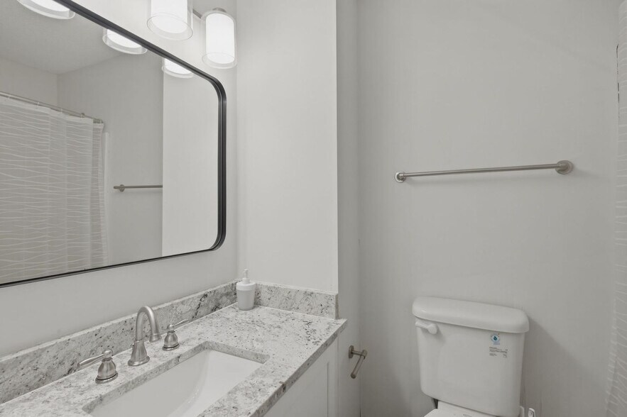 Building Photo - 2200 Deer Path Cir