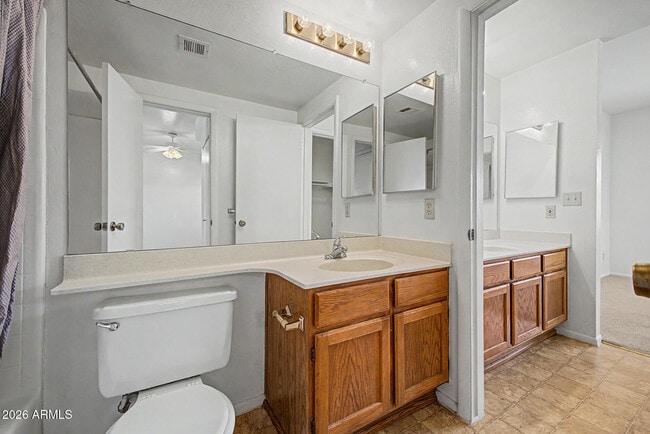 Building Photo - 930 N Mesa Dr