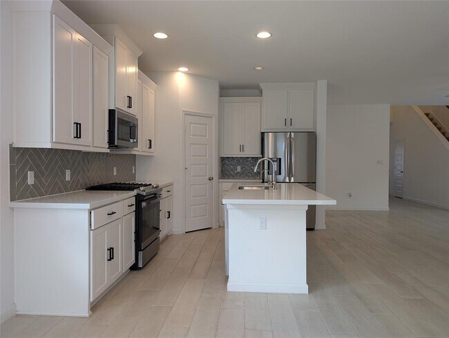 Building Photo - 2624 Franciscana Way