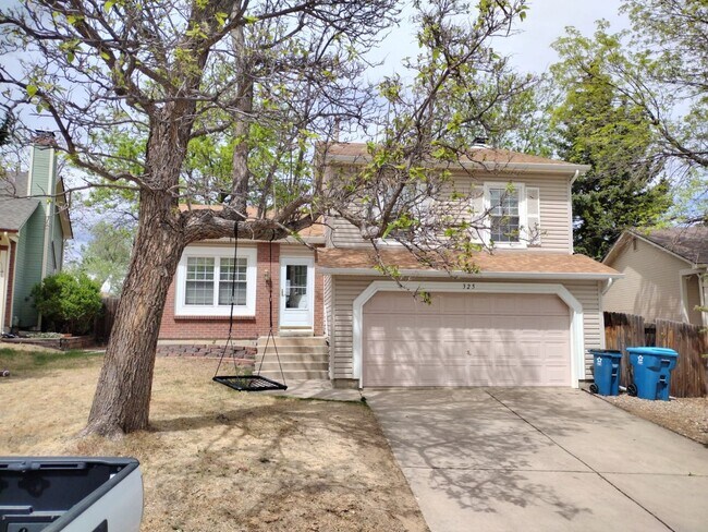 Building Photo - 4BR 2BA Home on 6015 sq ft Lot Adjacent to Open Space