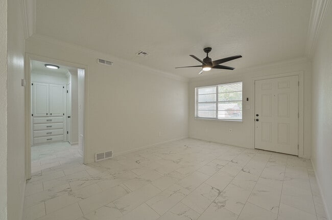 Building Photo - 3912 Parkwoods Ln