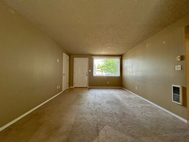 Building Photo - 509-511 SE 110th Ave