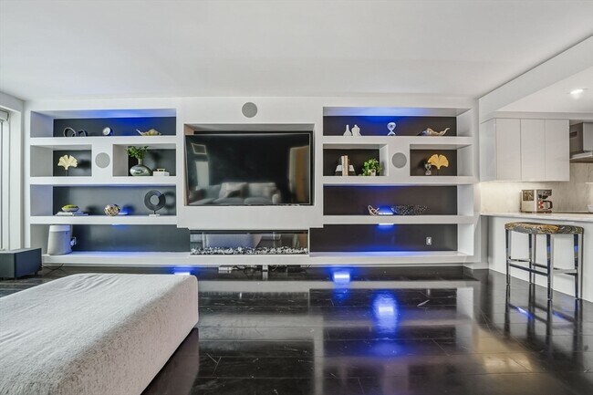 Building Photo - 150 Seaport Blvd