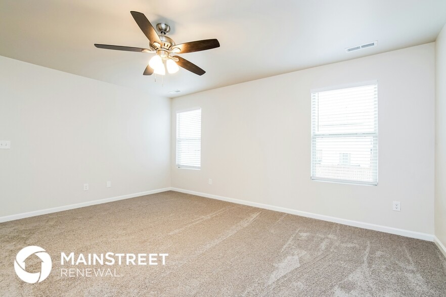 Building Photo - 1445 Lombar St