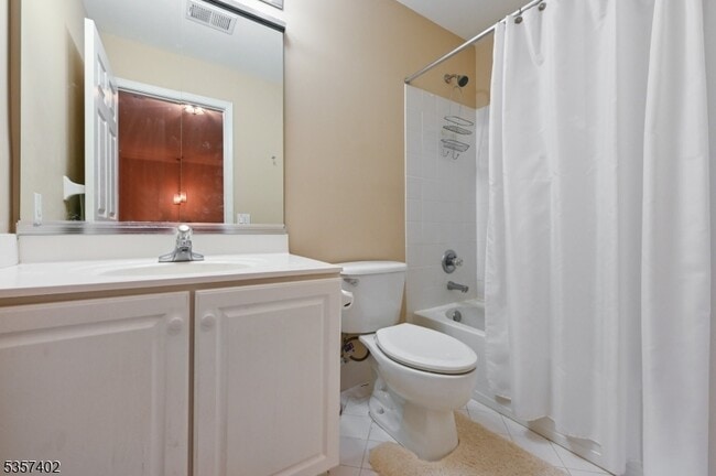 Building Photo - 233 Patriot Hill Dr