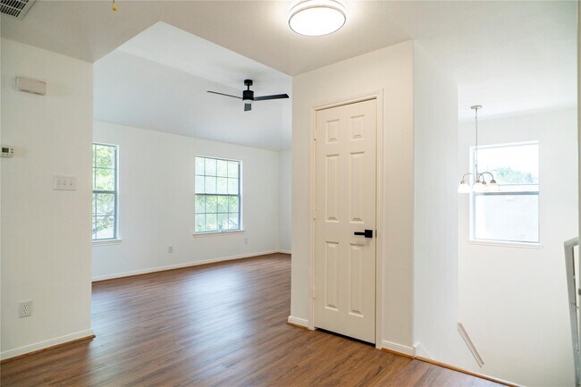 Building Photo - 16327 Woma Ct