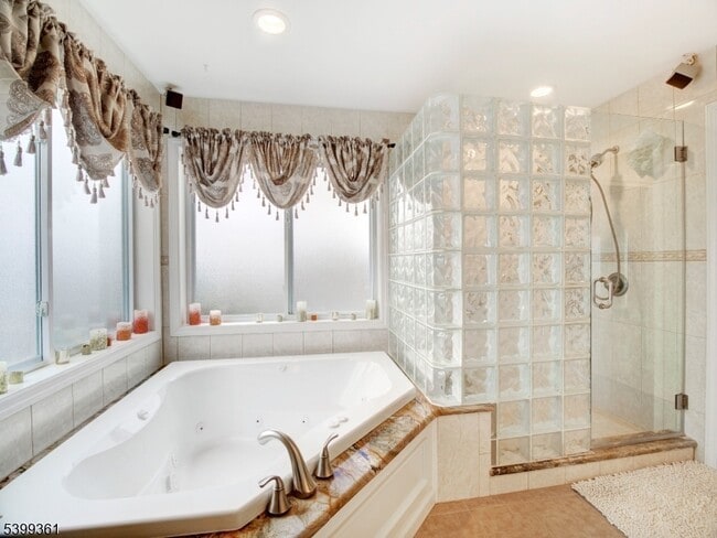 Building Photo - 2 Papakating Rd