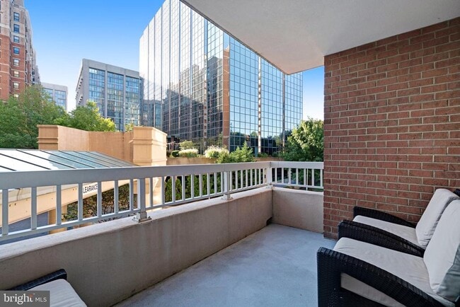 Building Photo - 3101 N Hampton Dr