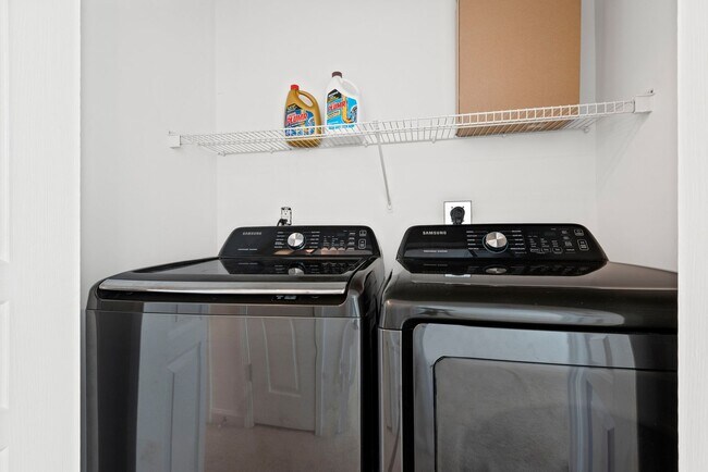 Building Photo - Hope Valley Farms Townhouse