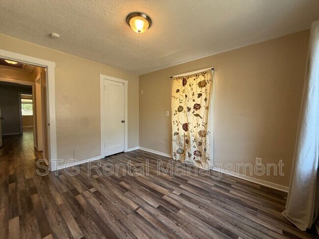 Building Photo - 337 W 200 N