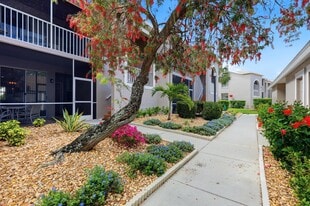 Building Photo - 8951 Veranda Way