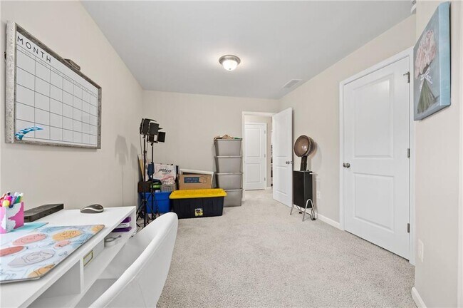 Building Photo - 5011 Longview Walk