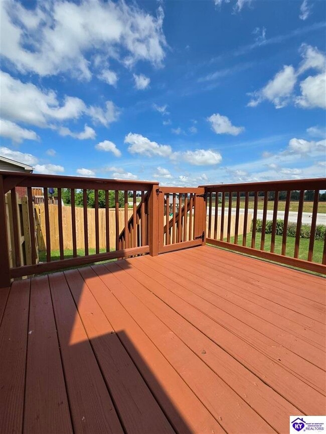 Building Photo - 153 Twin Lakes Dr
