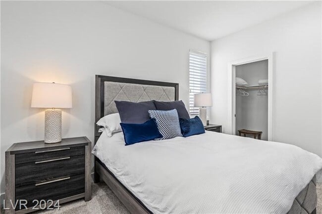 Building Photo - Elevated Desert Living with Strip & Mountain Views – Fully Furnished 6-Bedroom Retreat!