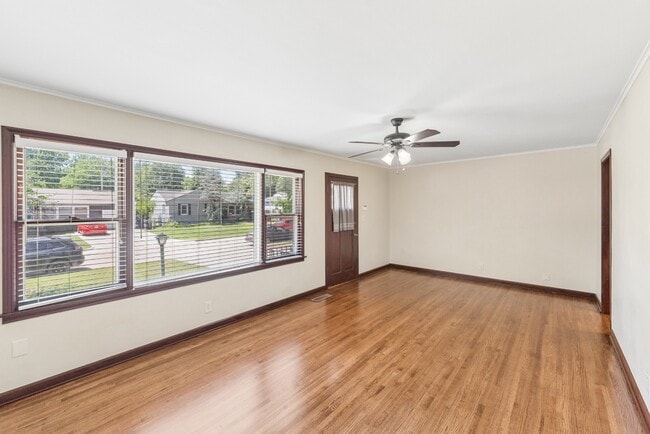 Building Photo - 3317 S Louisville Ave