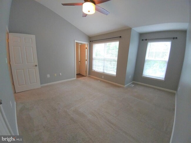 Building Photo - 8 Harbour Heights Dr