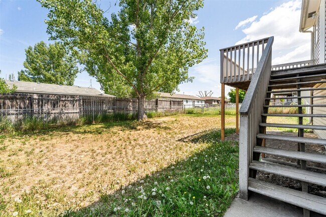 Building Photo - 813