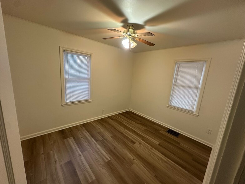 Building Photo - 2301 S Beacon St