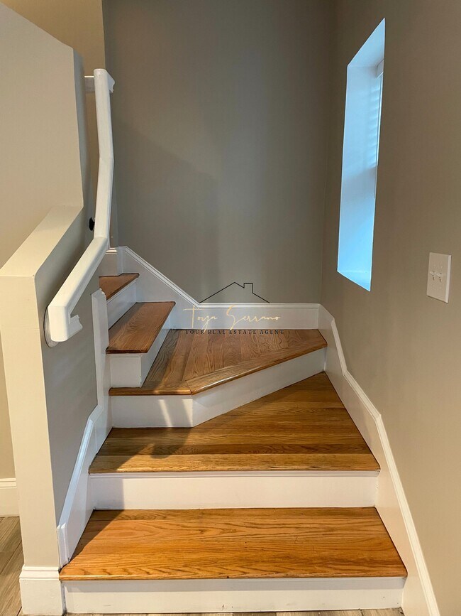 Building Photo - 26 Pembroke St