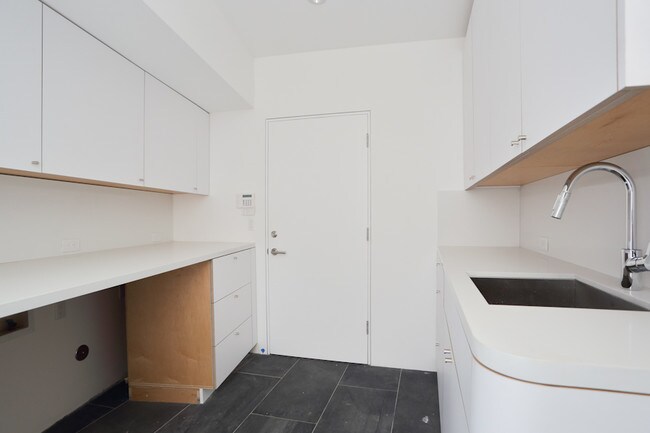 Building Photo - 3660 Inglewood Blvd