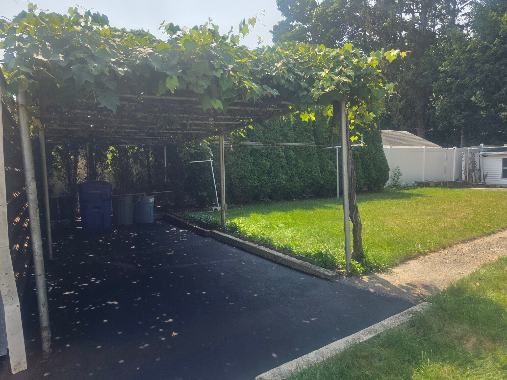 Building Photo - 63 Oak St