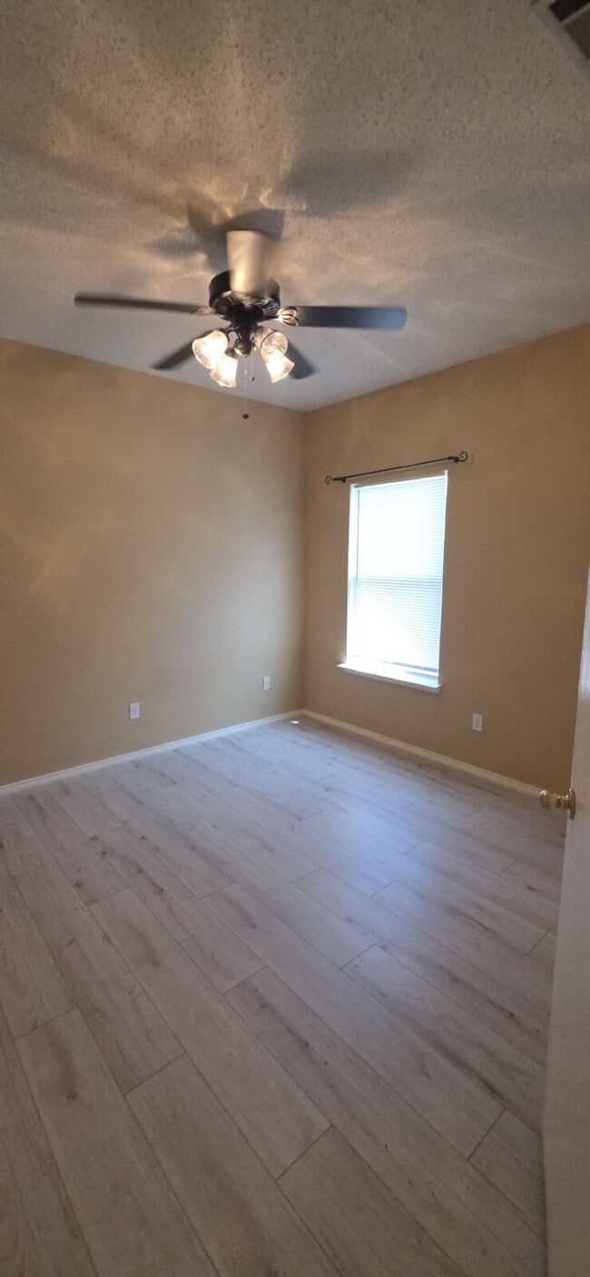 Building Photo - Beautifully Updated Arlington Home with Po...