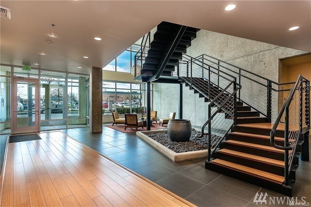 Lobby - 15100 6th Ave SW