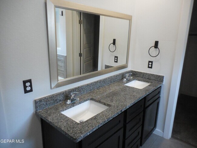 Building Photo - 12125 Mesquite River Dr