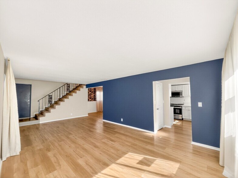 Building Photo - 13626 Cerise Ave