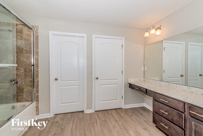 Building Photo - 11497 Red Koi Dr