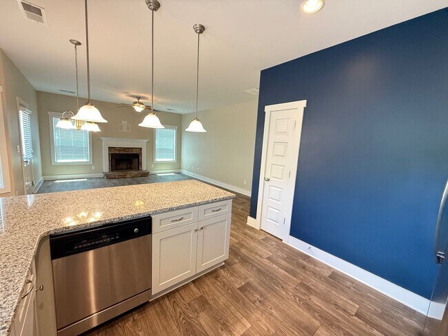 Building Photo - Beautiful 3BR/2.5BA Home in Jennings Mill ...