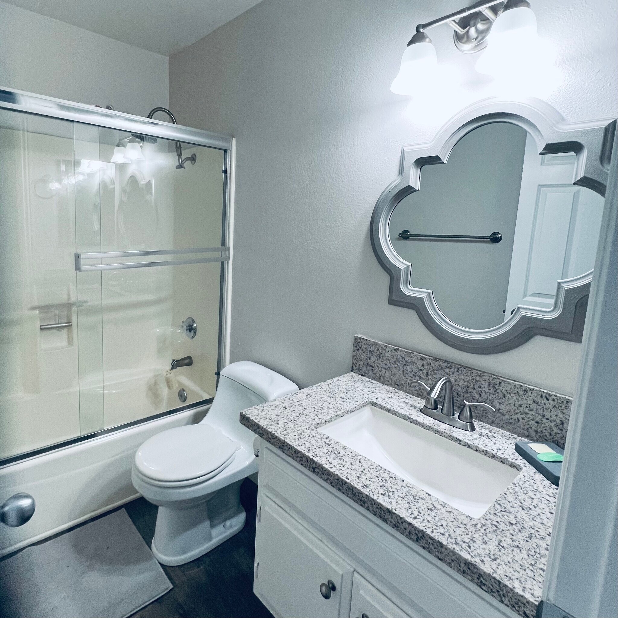 Bath for second bedroom with shower over tub - 1304 Stonewood Ct