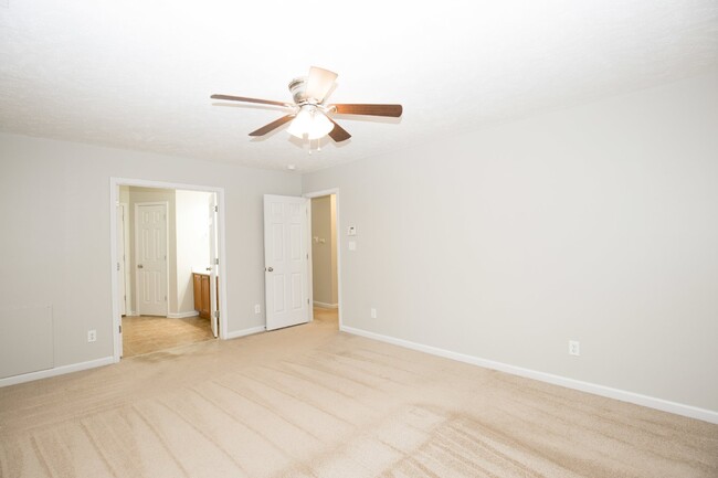 Building Photo - "Charming 4-Bedroom Home with Granite Coun...