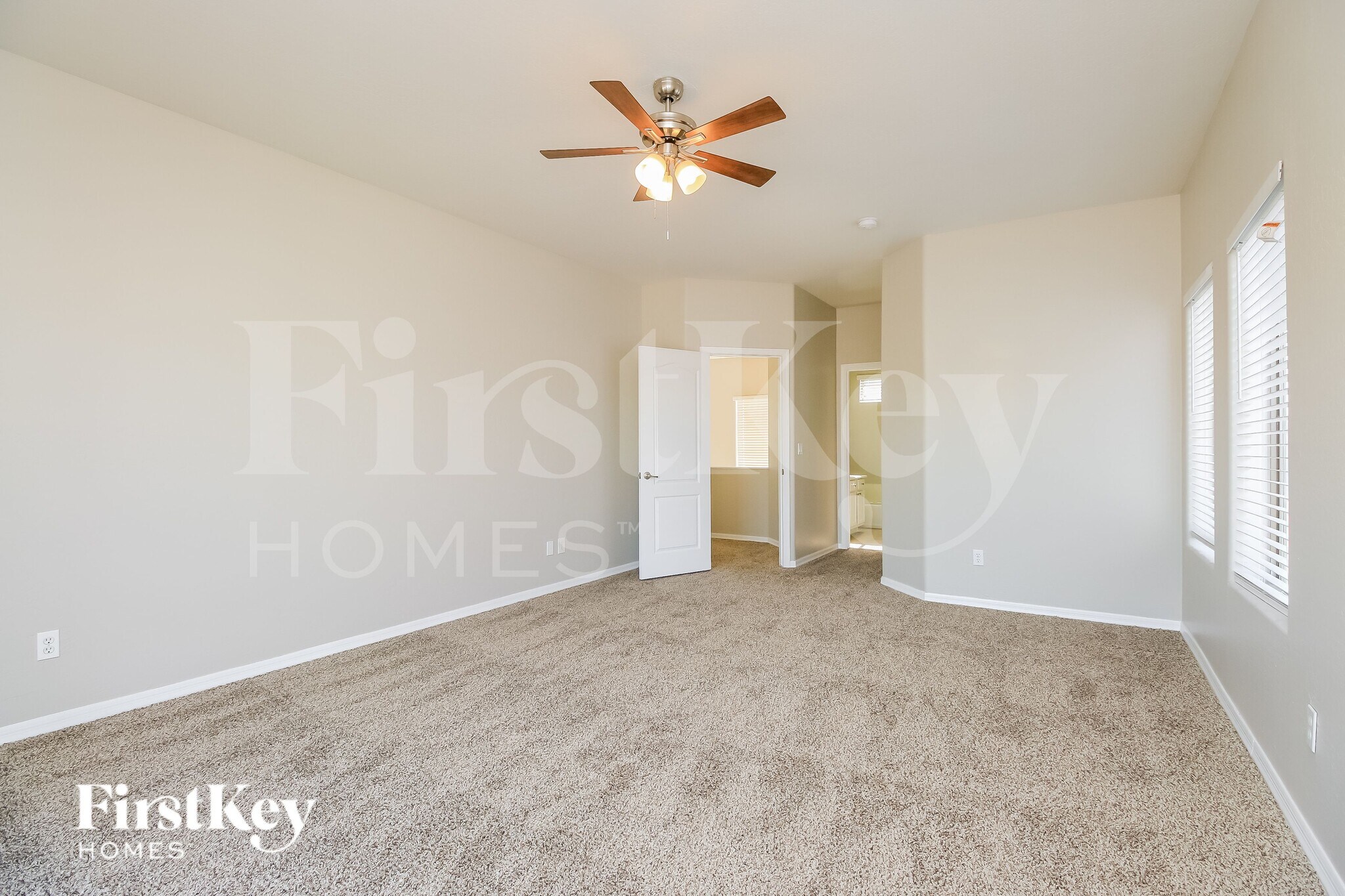 Building Photo - 7111 N 27th Ln