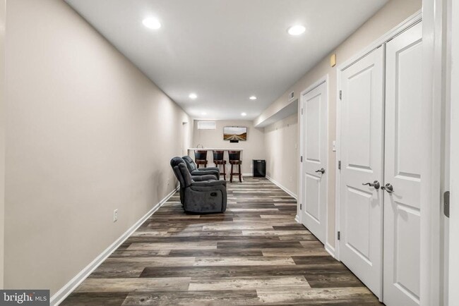 Building Photo - 8920 Flour Ct