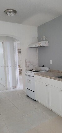 Building Photo - 1221 NW 42nd St