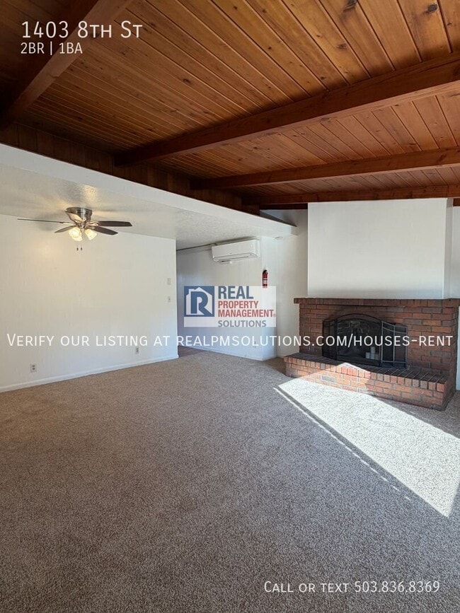 Building Photo - 1403 8th St