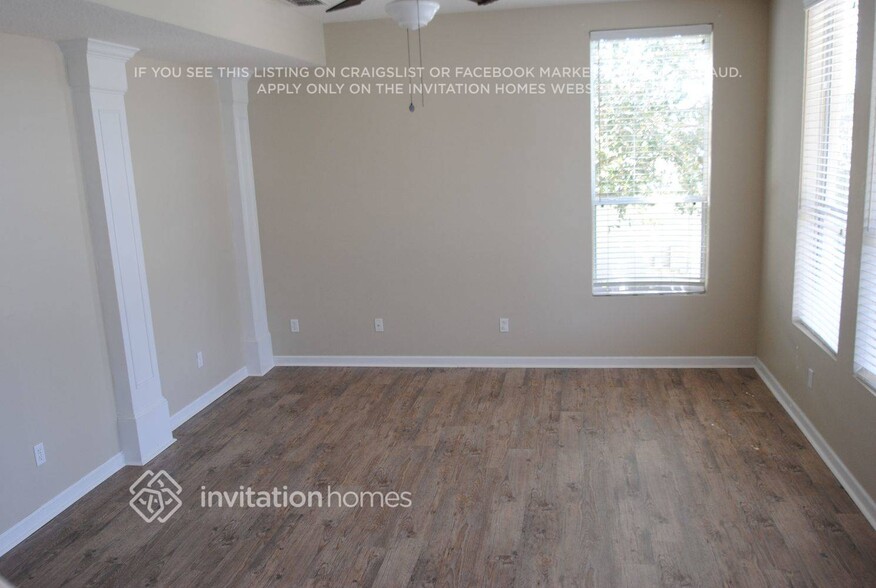 Building Photo - 13543 Via Roma Cir