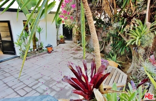 Building Photo - 408 Pershing Dr
