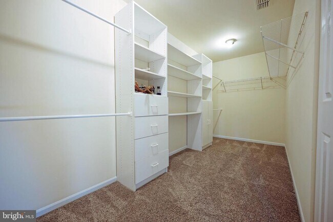 Building Photo - 106 Europa Blvd