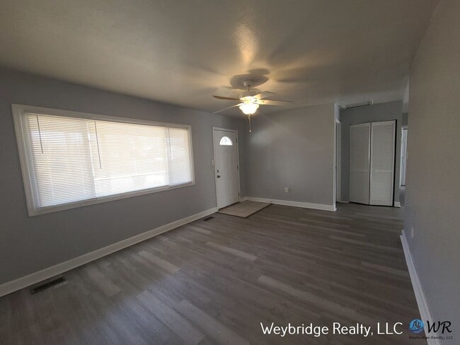Building Photo - Charming 3-Bedroom Ranch with Private Yard & Garage in Northbrook/Colerain Township