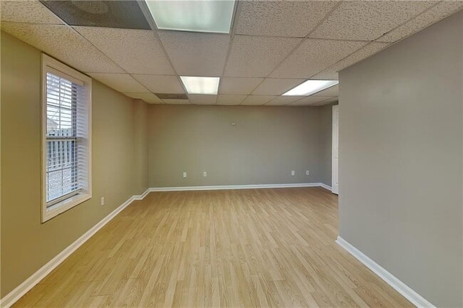 Building Photo - 503 Fable Ln