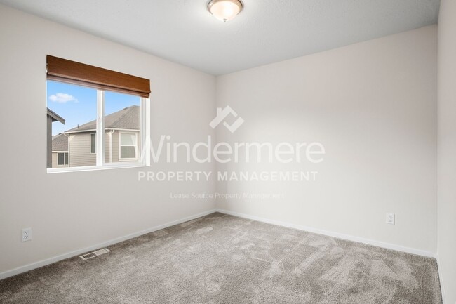 Building Photo - ***Half off 1st full month's rent*** LIber...