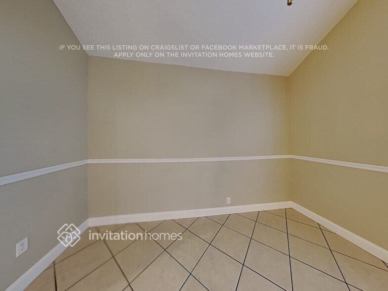 Building Photo - 462 E Springtree Way