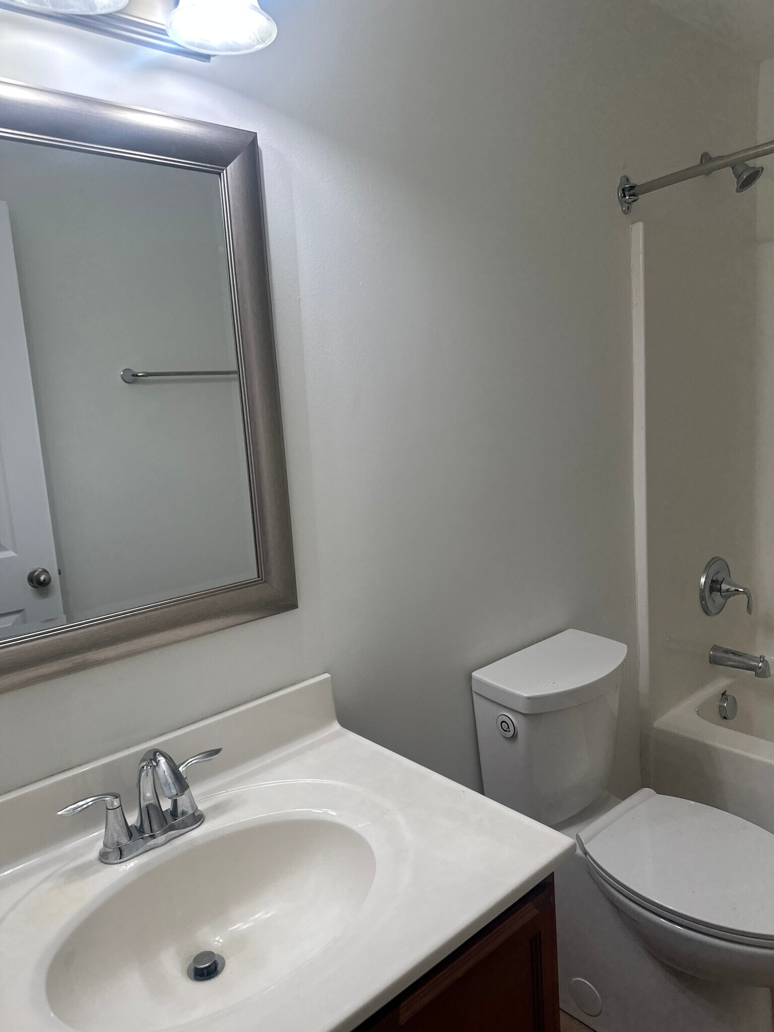 Building Photo - 623 Wyndhurst Dr