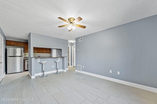 Building Photo - 225 S Tropical Trail