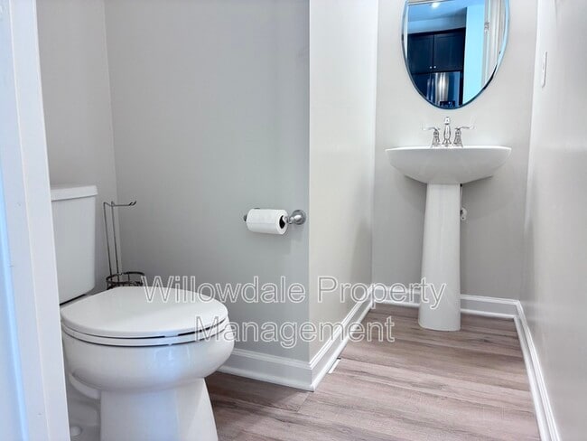 Building Photo - 812 Channing Park Cir